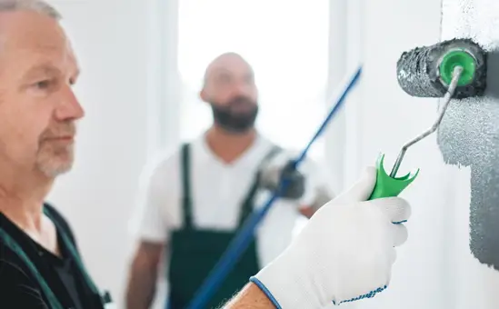 Artisan peintre bénéficiant d'une assurance décennale